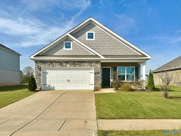 13030 Lantern Pointe Way, Harvest, AL 35749