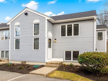 29 Cork Cir, Unit F, Millville, MA 01529