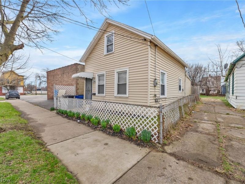 1984 W 52 Street, Cleveland, OH 44102 Photo 4