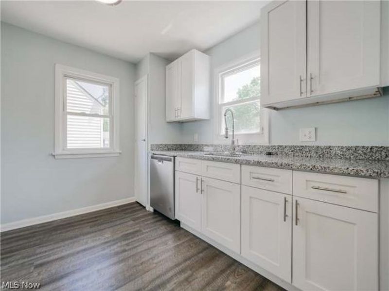 18310 Harvard Avenue, Cleveland, OH 44122 Photo 12