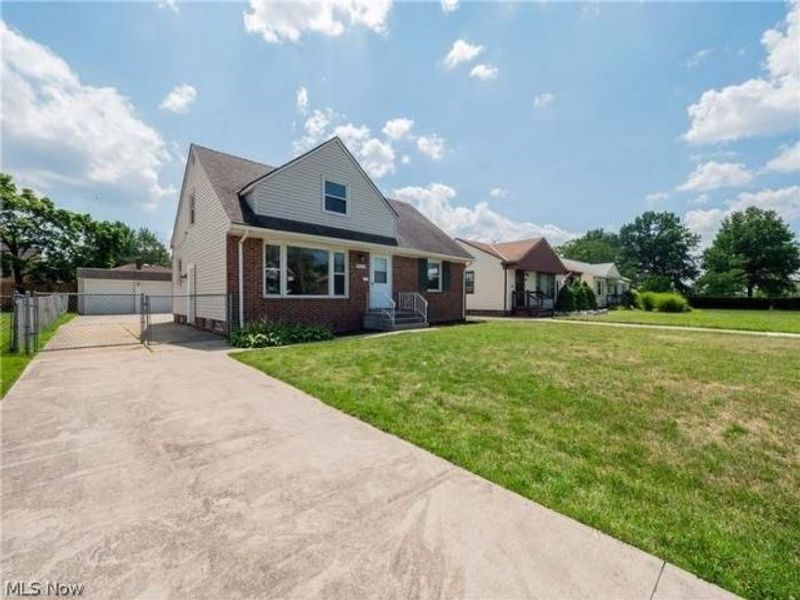 18310 Harvard Avenue, Cleveland, OH 44122 Photo 2