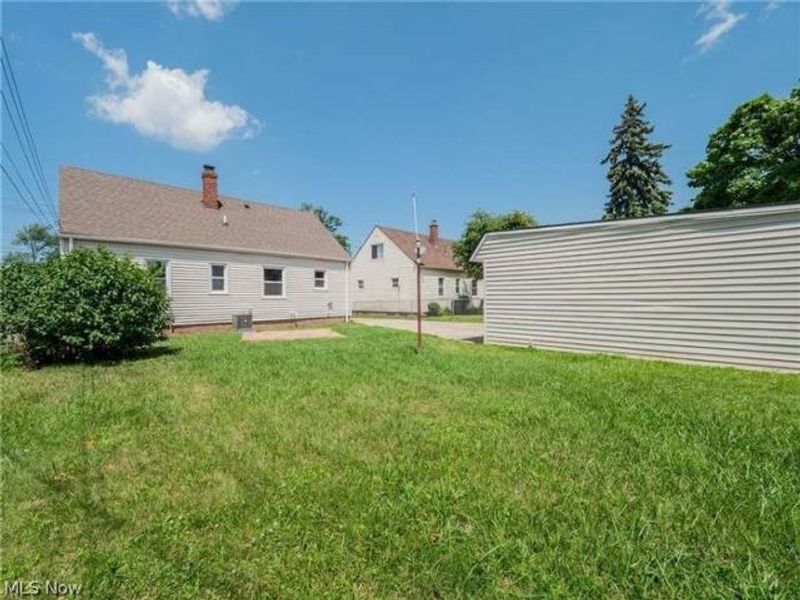 18310 Harvard Avenue, Cleveland, OH 44122 Photo 22