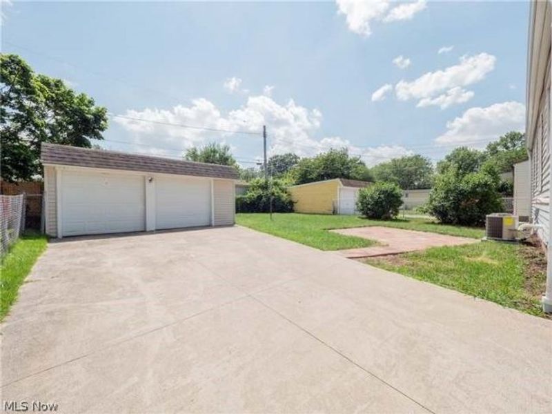 18310 Harvard Avenue, Cleveland, OH 44122 Photo 23