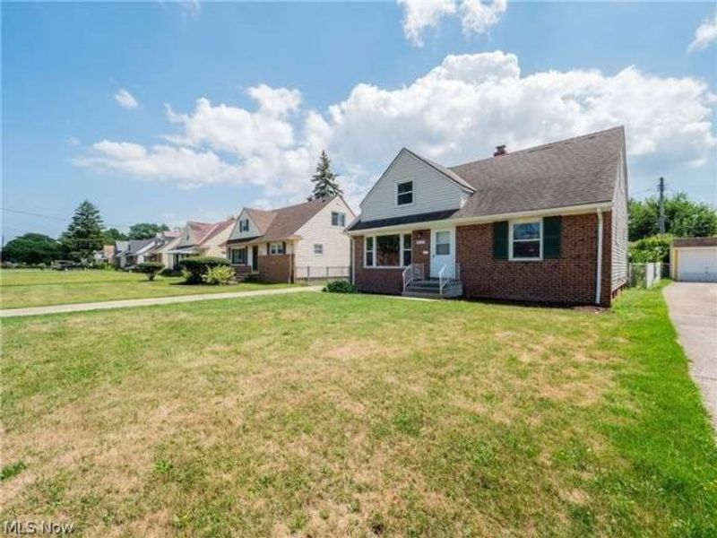 18310 Harvard Avenue, Cleveland, OH 44122 Photo 3