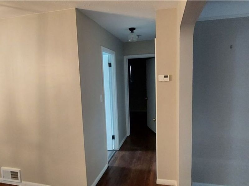 18310 Harvard Avenue, Cleveland, OH 44122 Photo 5