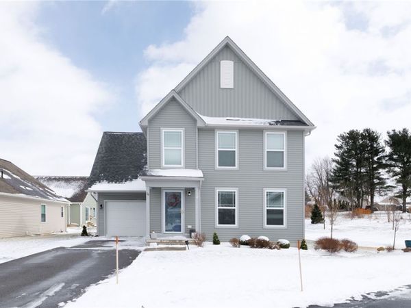 16 Parkglen Drive, Henrietta, NY 14467