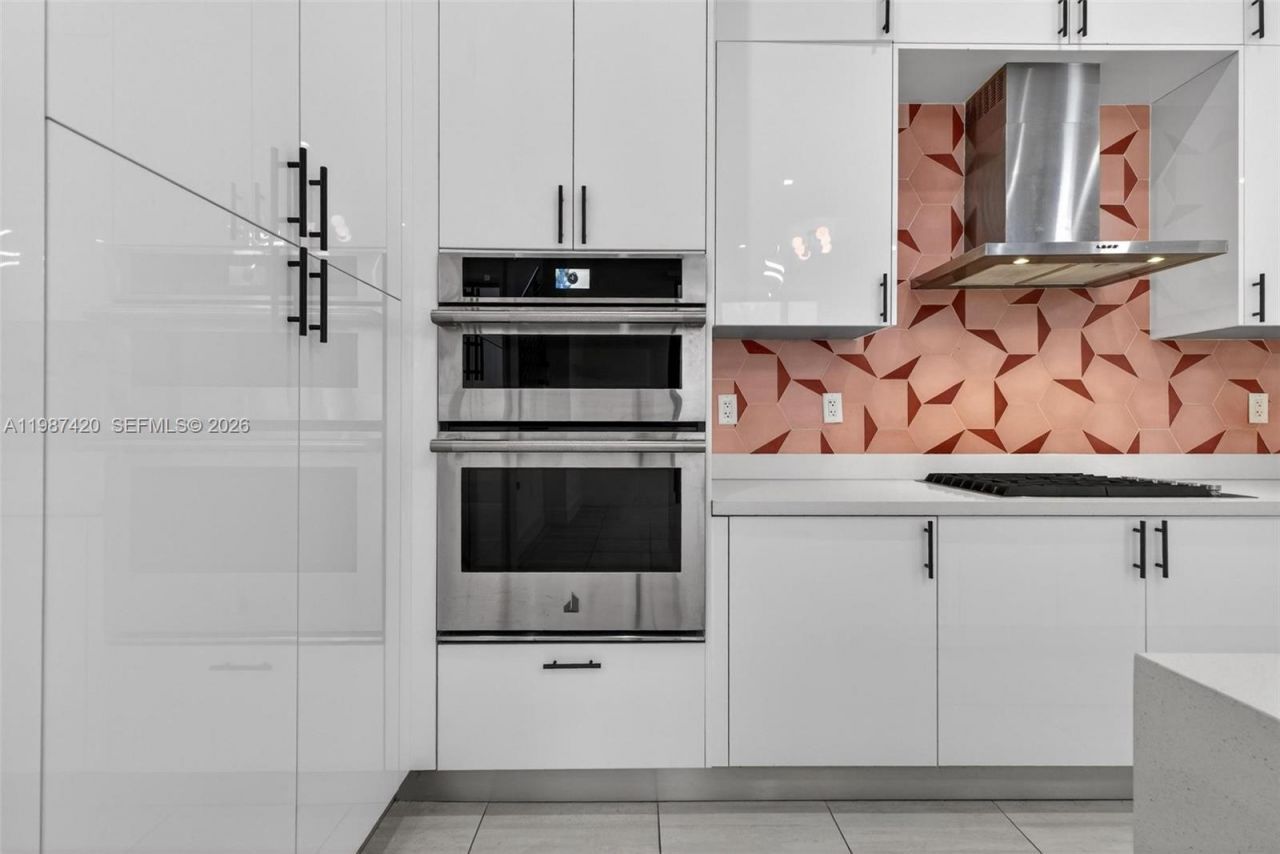 8237 NW 43rd St , Doral, FL 33166 Photo