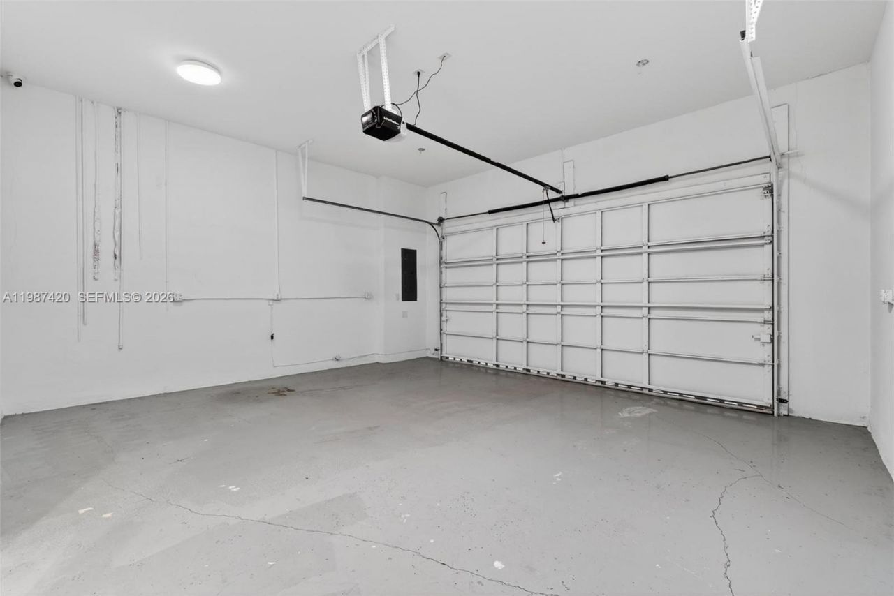 8237 NW 43rd St , Doral, FL 33166 Photo