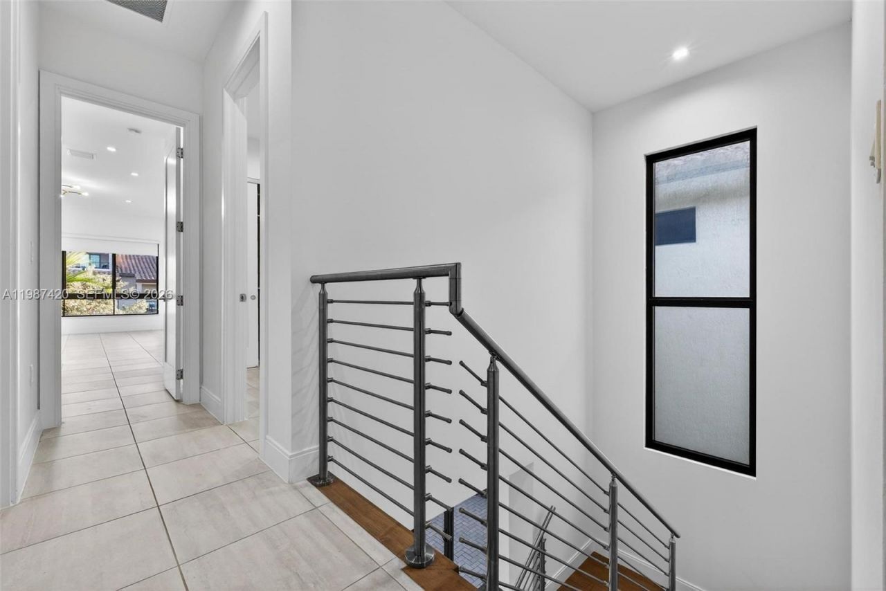 8237 NW 43rd St , Doral, FL 33166 Photo