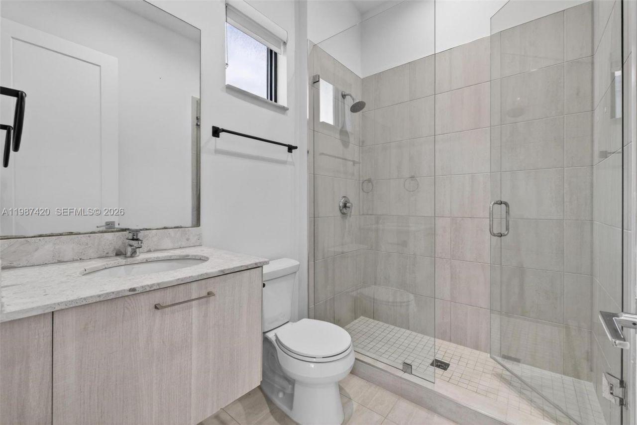 8237 NW 43rd St , Doral, FL 33166 Photo