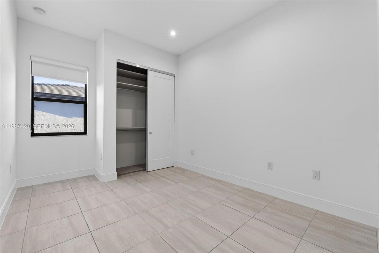 8237 NW 43rd St , Doral, FL 33166 Photo