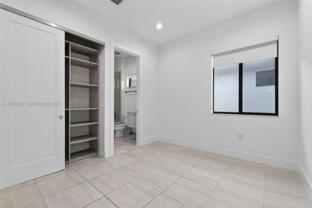 8237 NW 43rd St , Doral, FL 33166 Photo