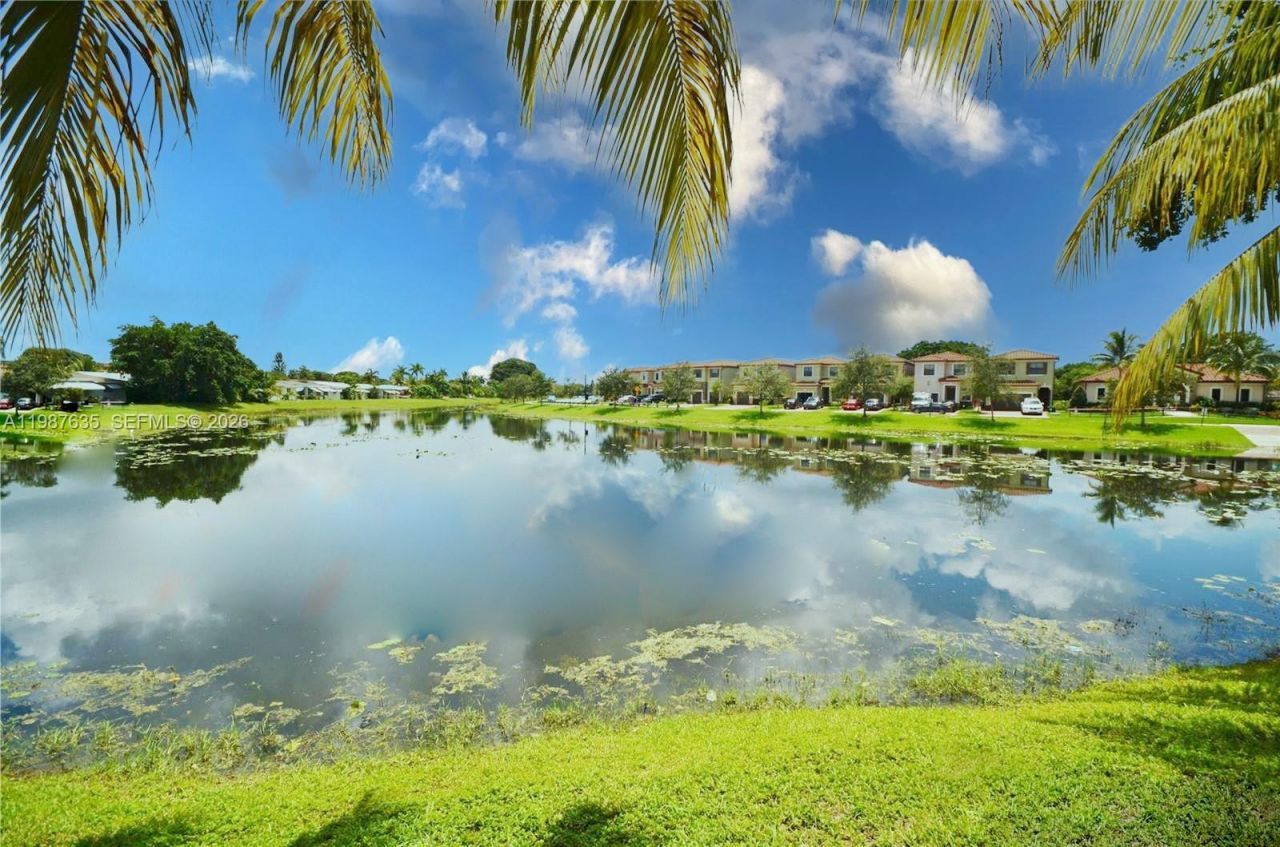 5686 Rock Island Rd , Unit 126, Tamarac, FL 33319 Photo