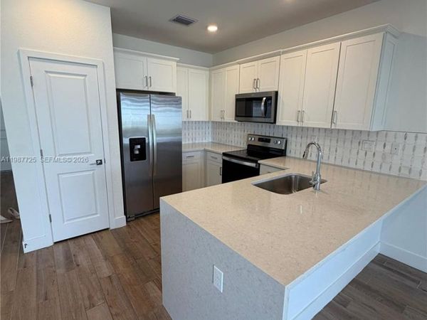 17173 SW 1st St , Pembroke Pines, FL 33027