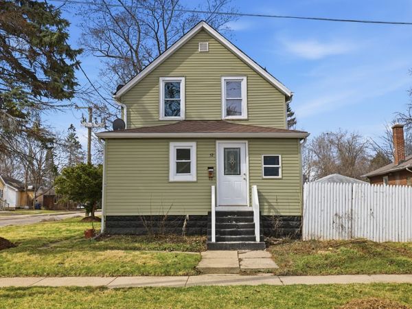 52 Wisconsin Avenue, Waukegan, IL 60085