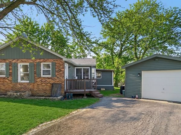 26814 N Genesee Street, Wauconda, IL 60084