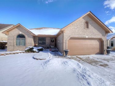 46822 Springhill Drive, Shelby Twp, MI 48317