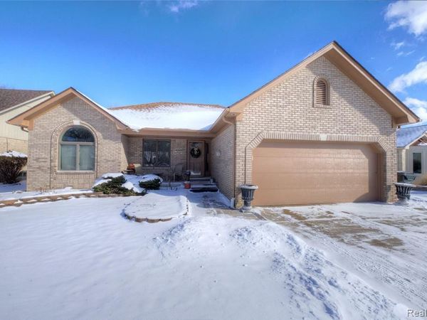46822 Springhill Drive, Shelby Twp, MI 48317