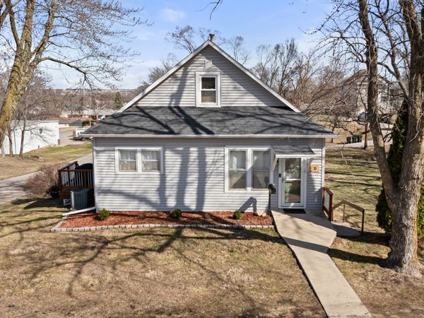 30 W Pleasant Street, Colfax, IA 50054