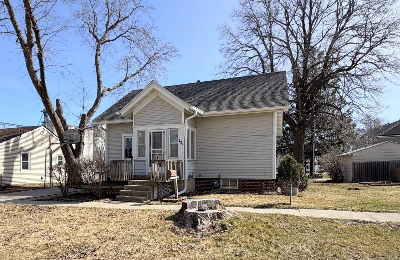121 Division St, Alta, IA 51002 Main Photo