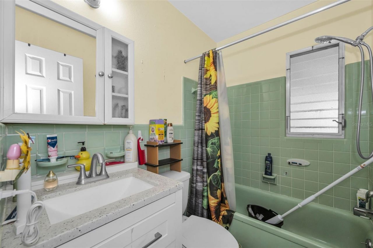 5769 Dartmouth Avenue N, Saint Petersburg, FL 33710 Photo