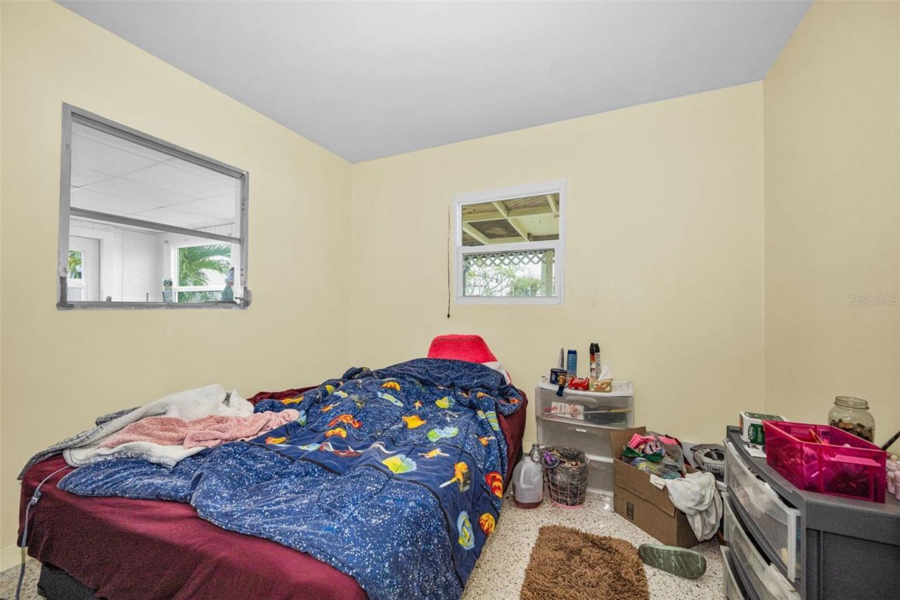 5769 Dartmouth Avenue N, Saint Petersburg, FL 33710 Photo