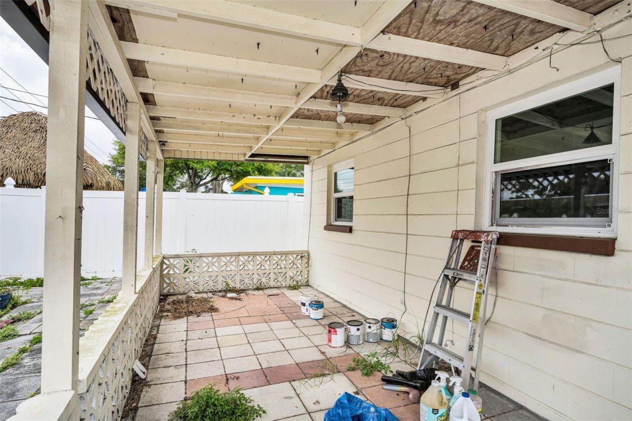 5769 Dartmouth Avenue N, Saint Petersburg, FL 33710 Photo