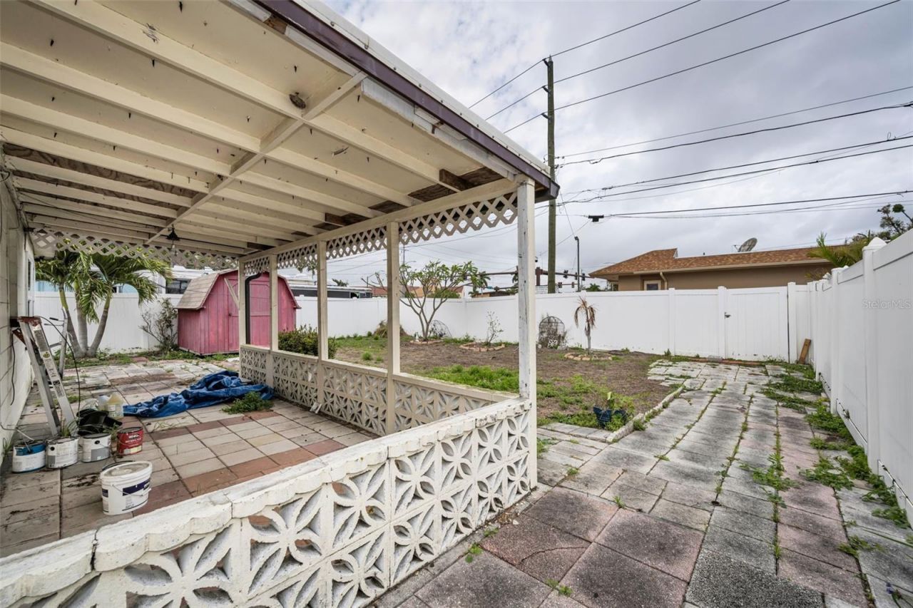 5769 Dartmouth Avenue N, Saint Petersburg, FL 33710 Photo