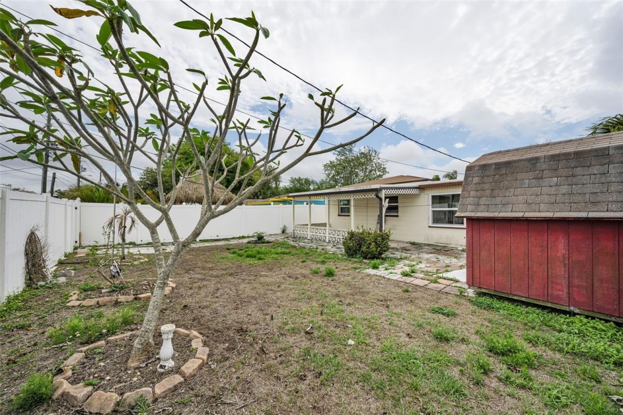 5769 Dartmouth Avenue N, Saint Petersburg, FL 33710 Photo