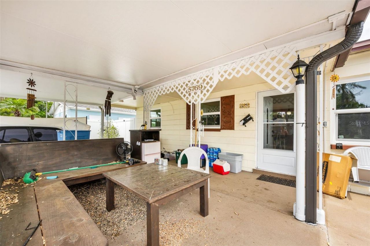 5769 Dartmouth Avenue N, Saint Petersburg, FL 33710 Photo