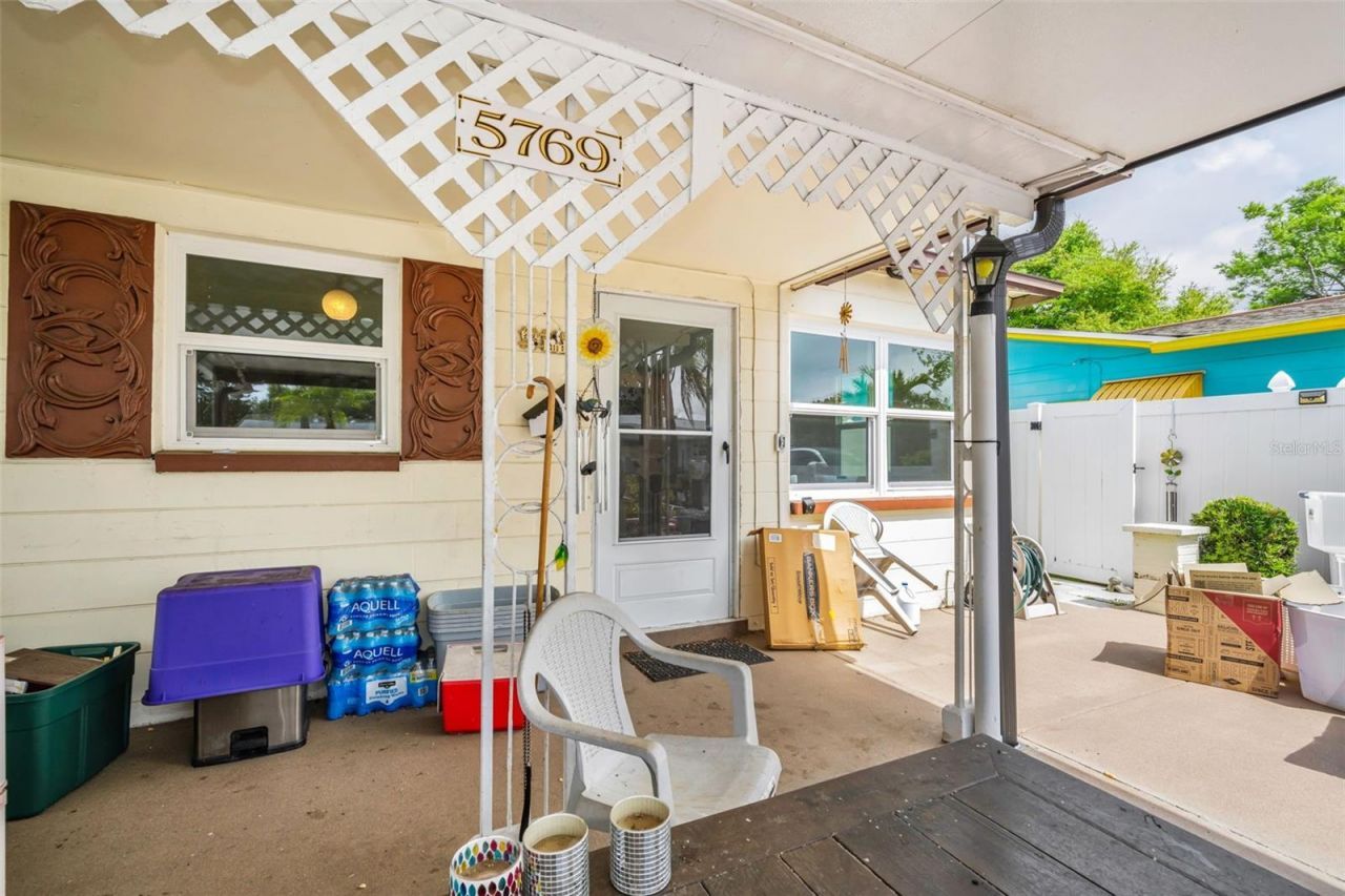 5769 Dartmouth Avenue N, Saint Petersburg, FL 33710 Photo