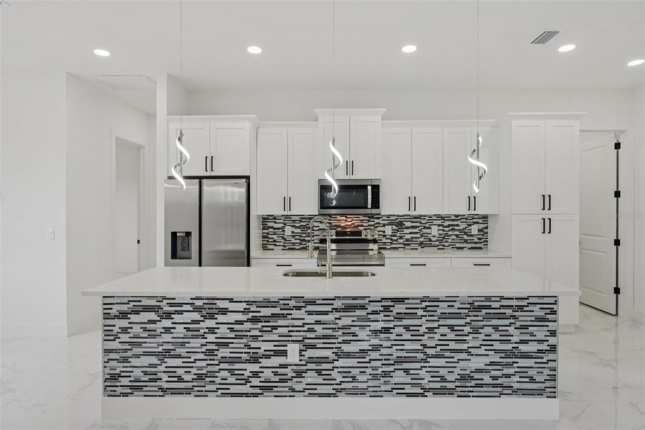 12 SE 17th Avenue, Cape Coral, FL 33990 Photo
