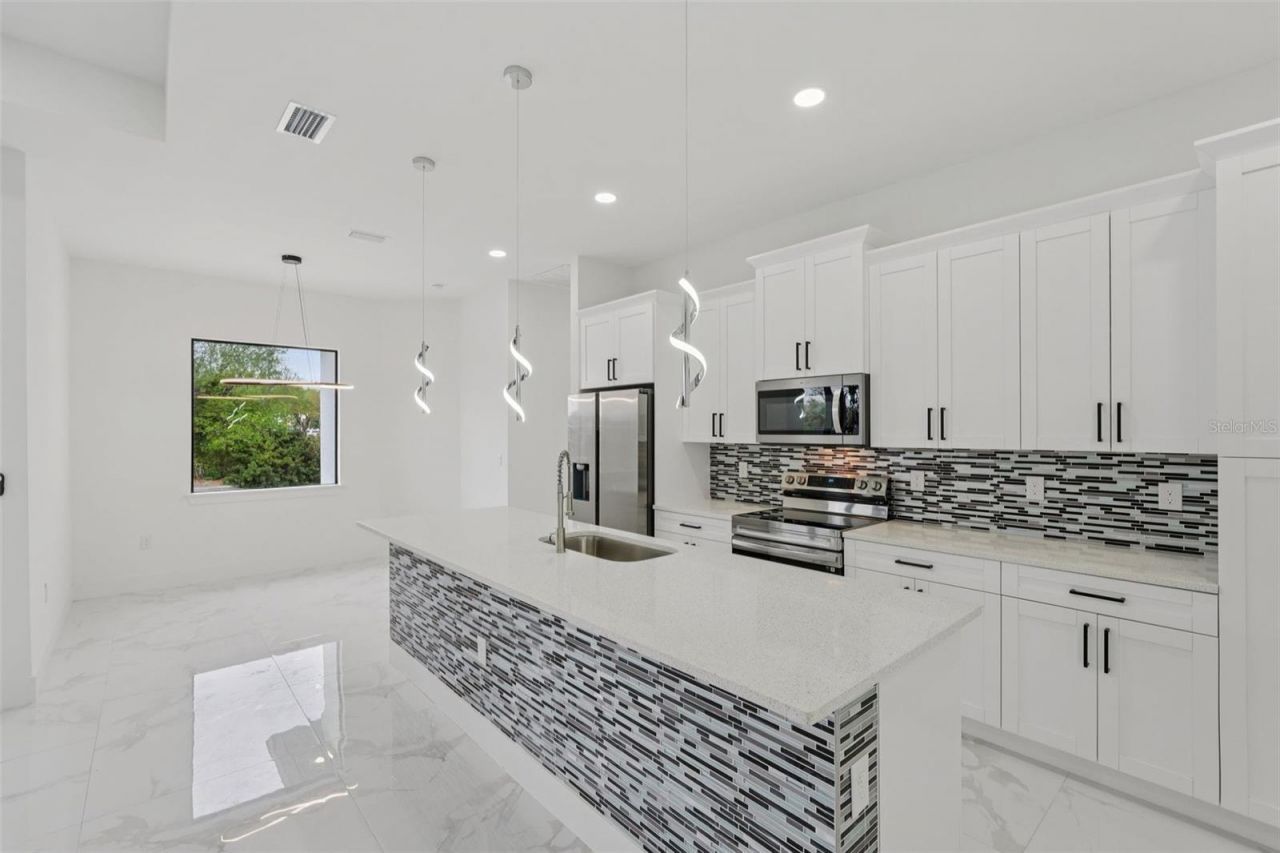 12 SE 17th Avenue, Cape Coral, FL 33990 Photo