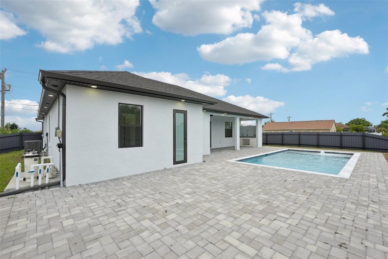 12 SE 17th Avenue, Cape Coral, FL 33990 Photo