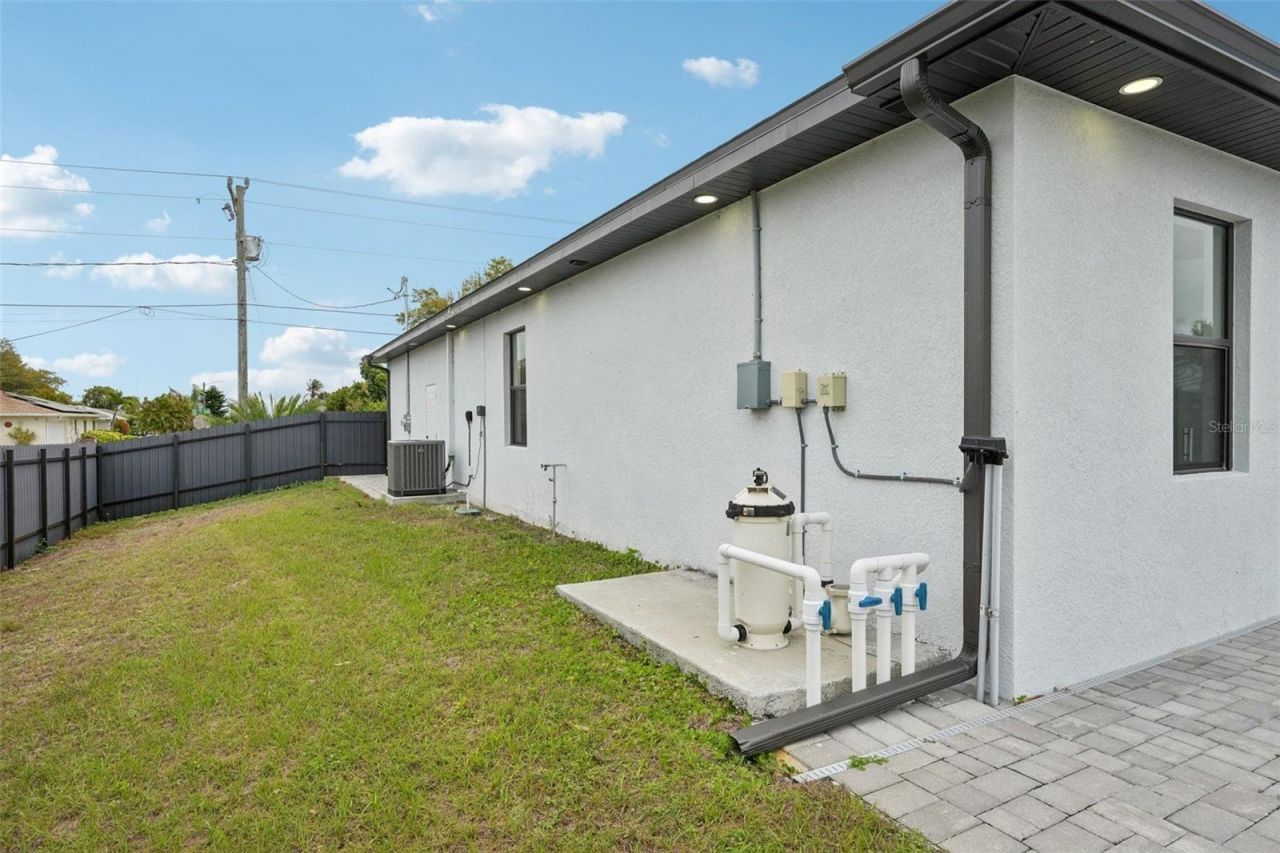 12 SE 17th Avenue, Cape Coral, FL 33990 Photo