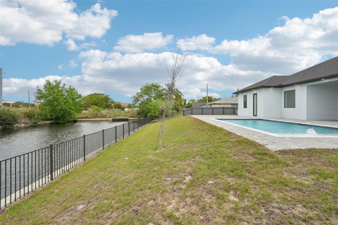 12 SE 17th Avenue, Cape Coral, FL 33990 Photo