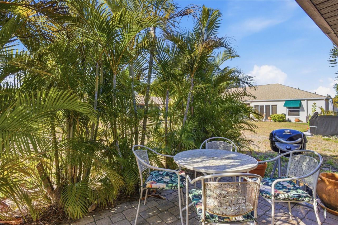 5905 36th Avenue Circle W, Bradenton, FL 34209 Photo