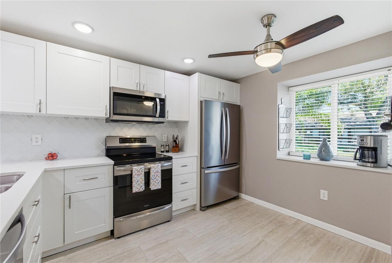 5905 36th Avenue Circle W, Bradenton, FL 34209 Photo