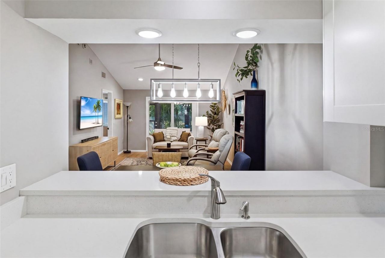 5905 36th Avenue Circle W, Bradenton, FL 34209 Photo