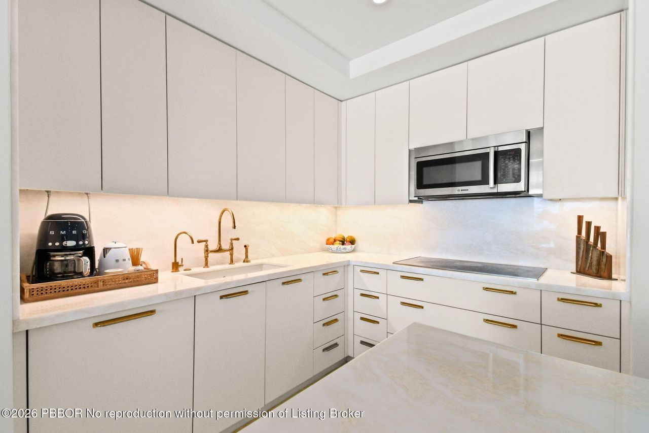 2180 Ibis Isle, Unit 12, Palm Beach, FL 33480 Photo