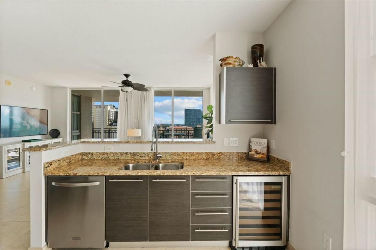 550 Okeechobee Boulevard, Unit 1001, West Palm Beach, FL 33401 Photo