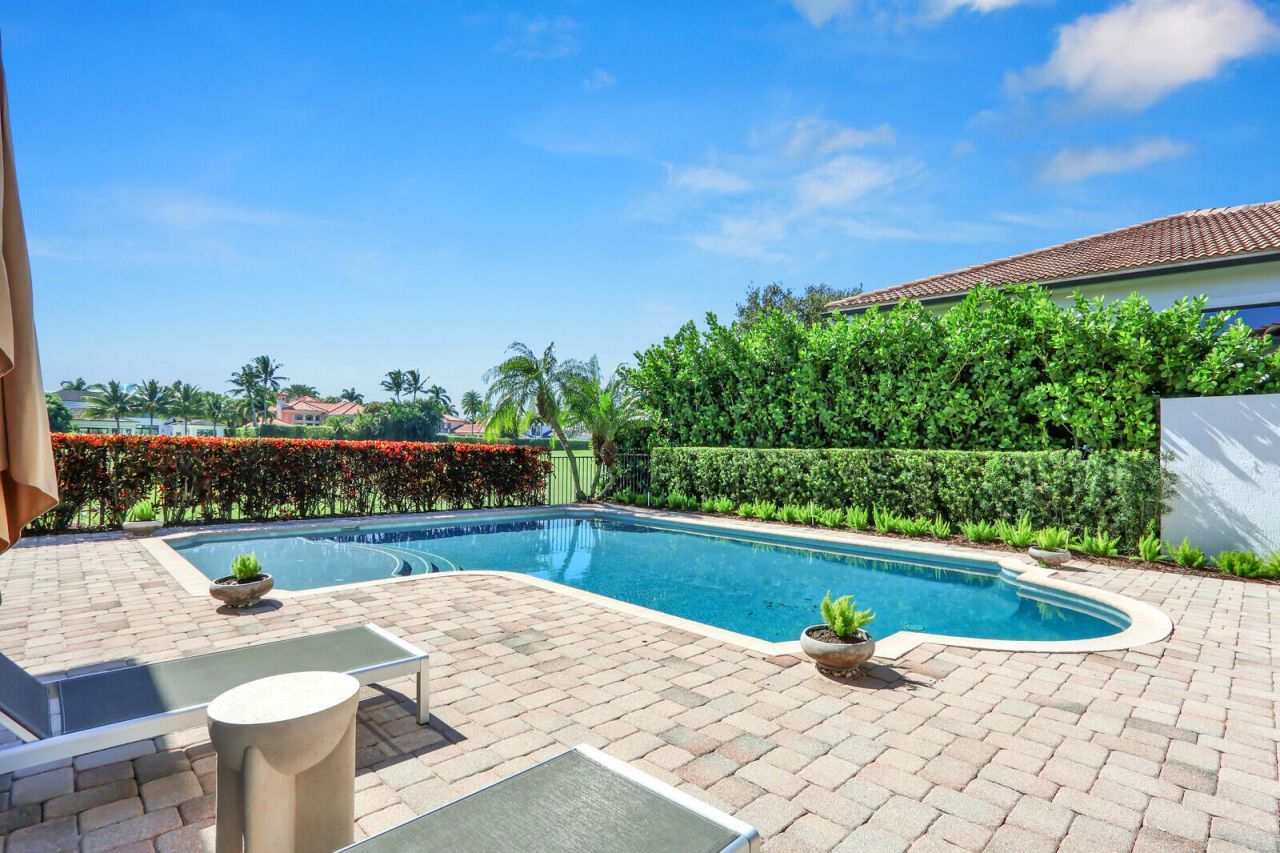 528 Les Jardin Drive, Palm Beach Gardens, FL 33410 Photo