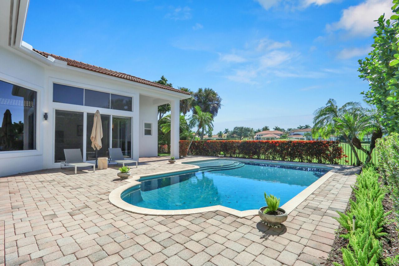 528 Les Jardin Drive, Palm Beach Gardens, FL 33410 Photo