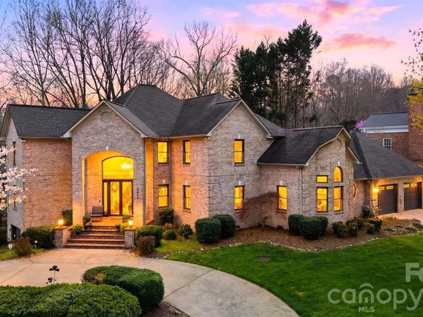 4624 9th Street NE, Hickory, NC 28601