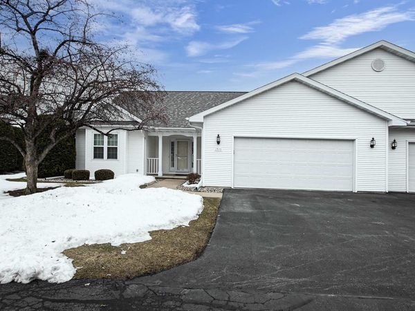 1511 DICKENSON COURT, Neenah, WI 54956