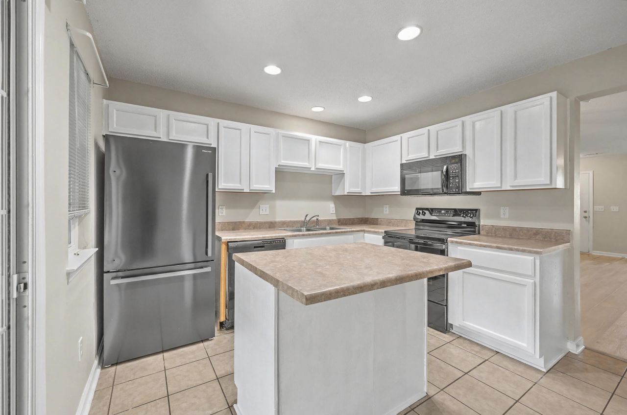 8039 Shadow Oak Drive Photo 13