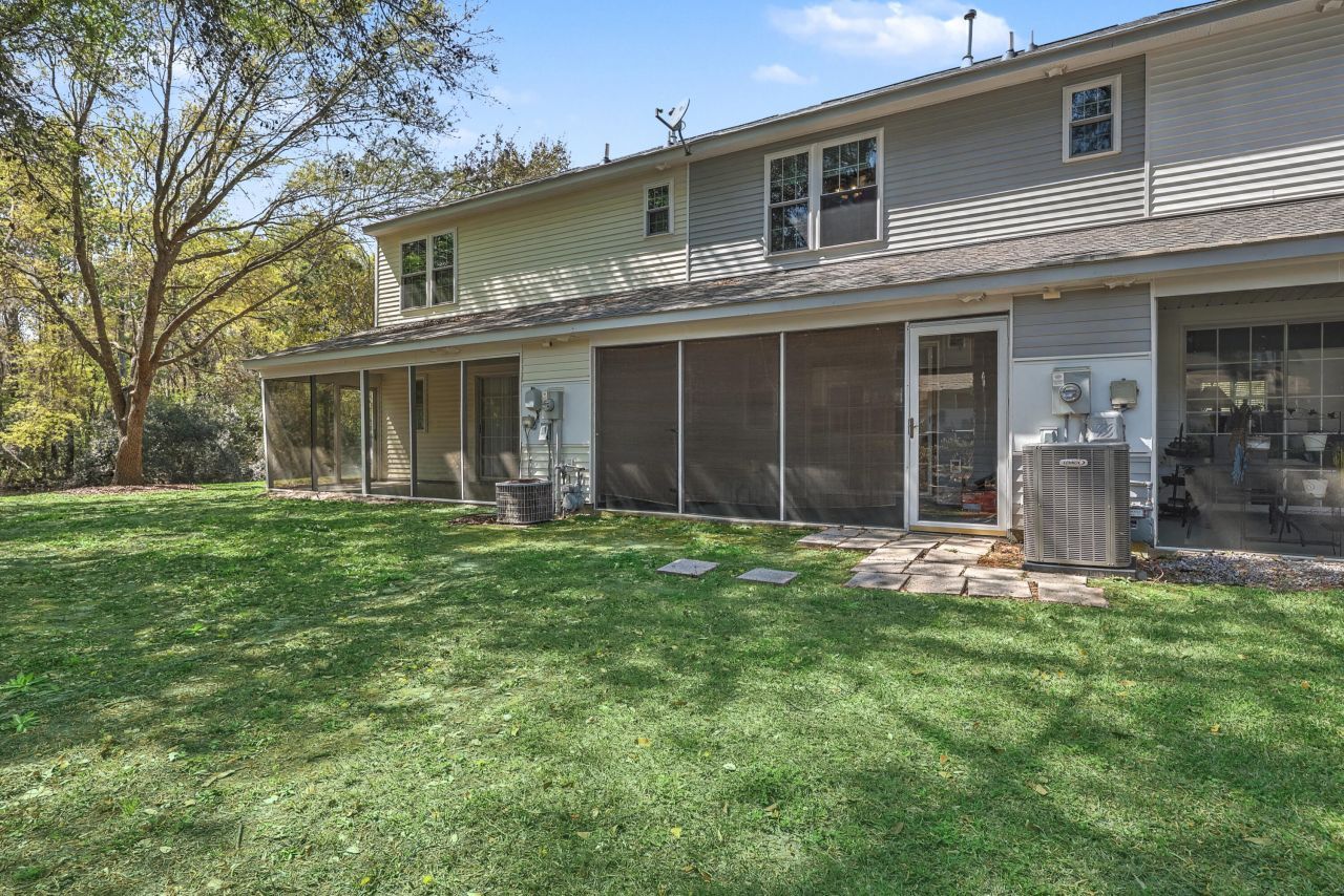 8039 Shadow Oak Drive Photo 24