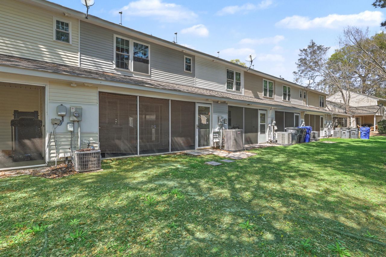 8039 Shadow Oak Drive Photo 26