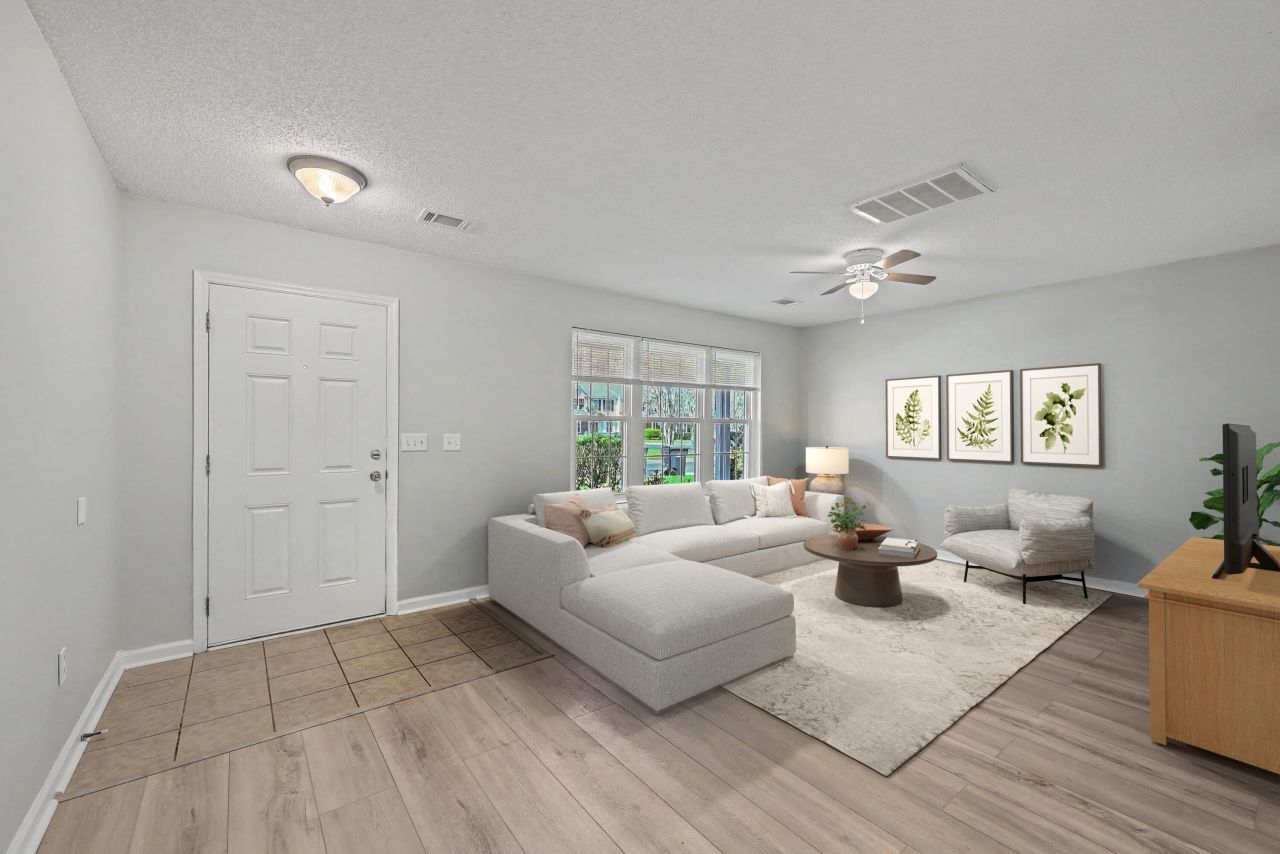 8039 Shadow Oak Drive Photo 6