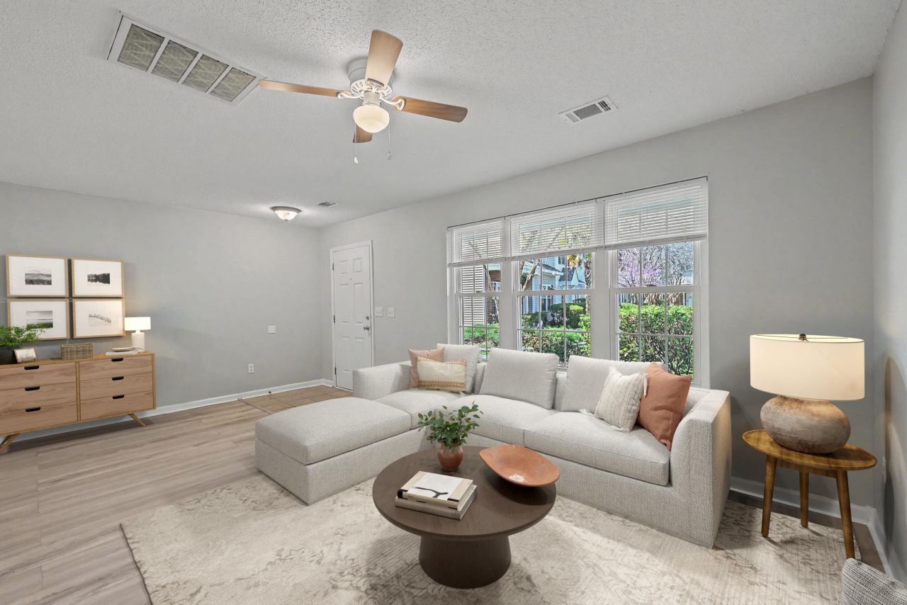 8039 Shadow Oak Drive Photo 7